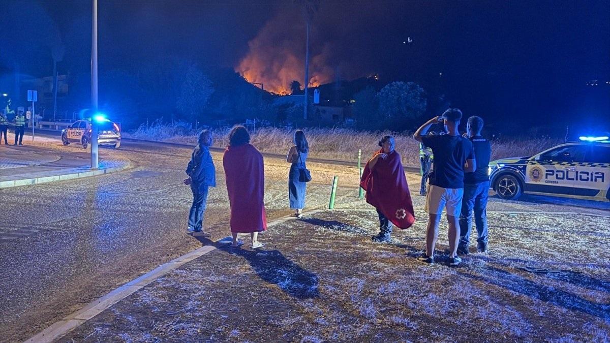 El Centro de Emergencia Habitacional acoge a once personas desalojadas por el incendio