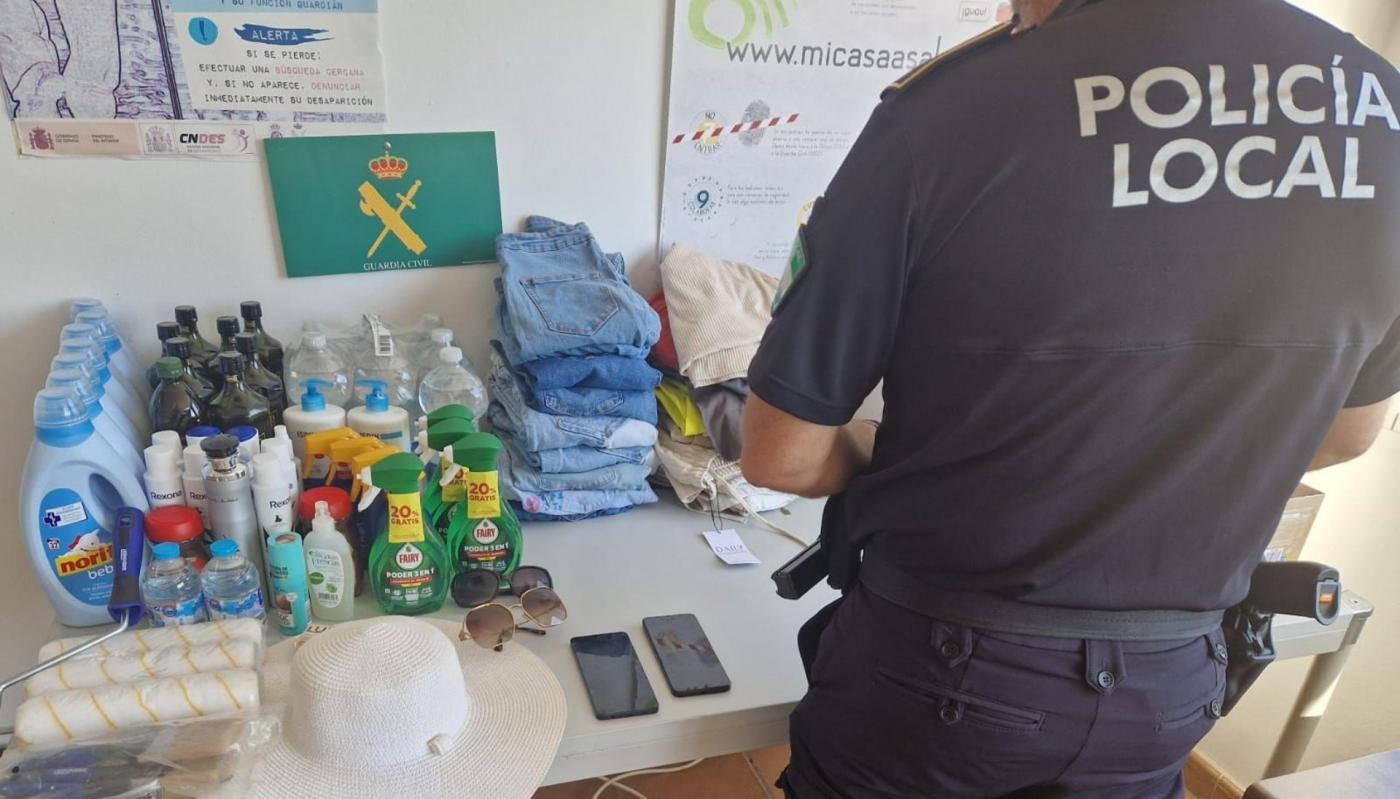 Detenida por hurtos y lesiones a empleados en establecimientos en Matalascañas