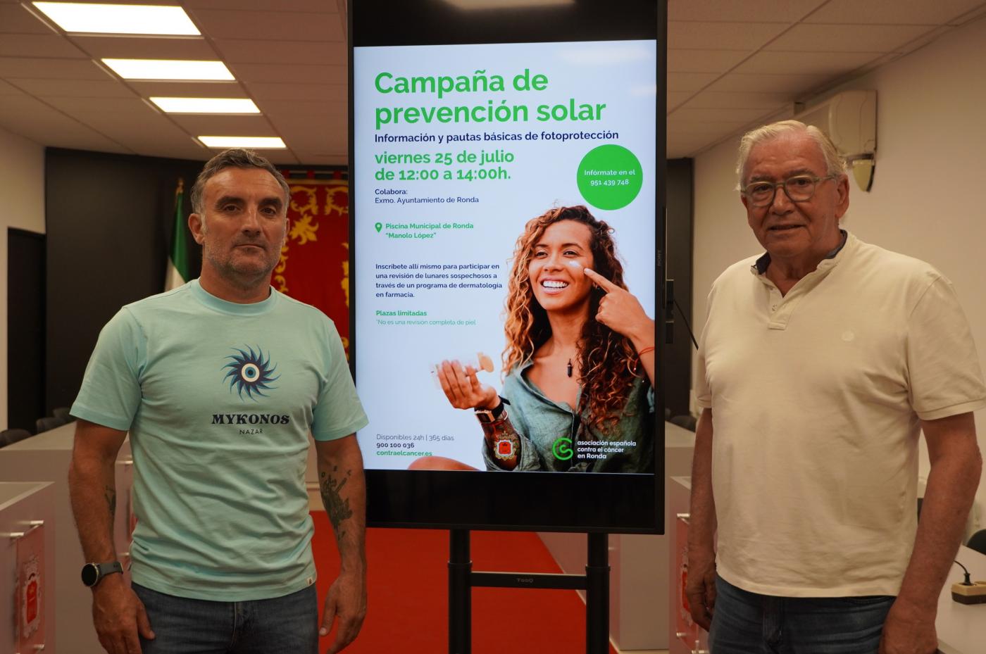 Deportes y la AECC de Ronda repiten la campaña contra el cáncer de piel en la piscina