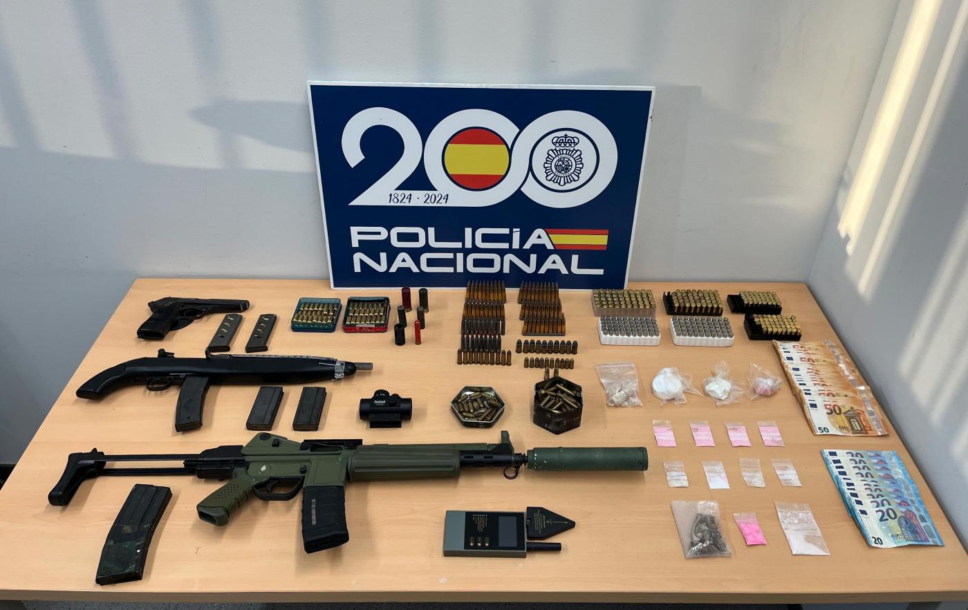 Detenidos en Terrassa y Badalona por narcotráfico y posesión de armas