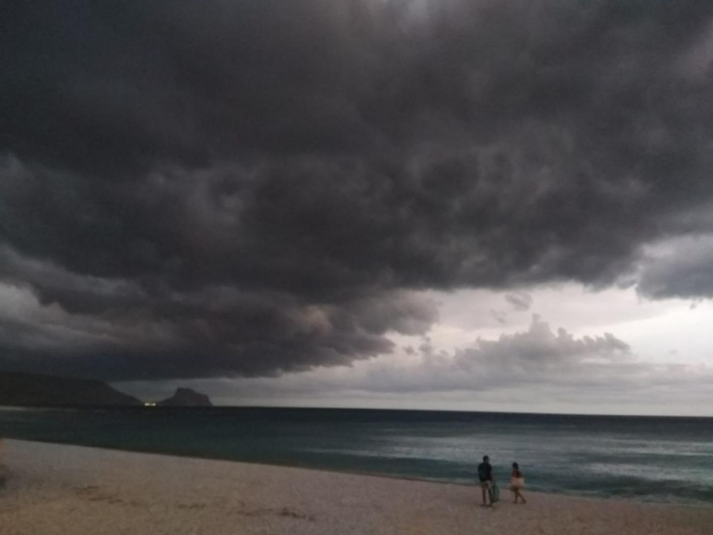 La tormenta se aproxima a Altea. - Europa Press.