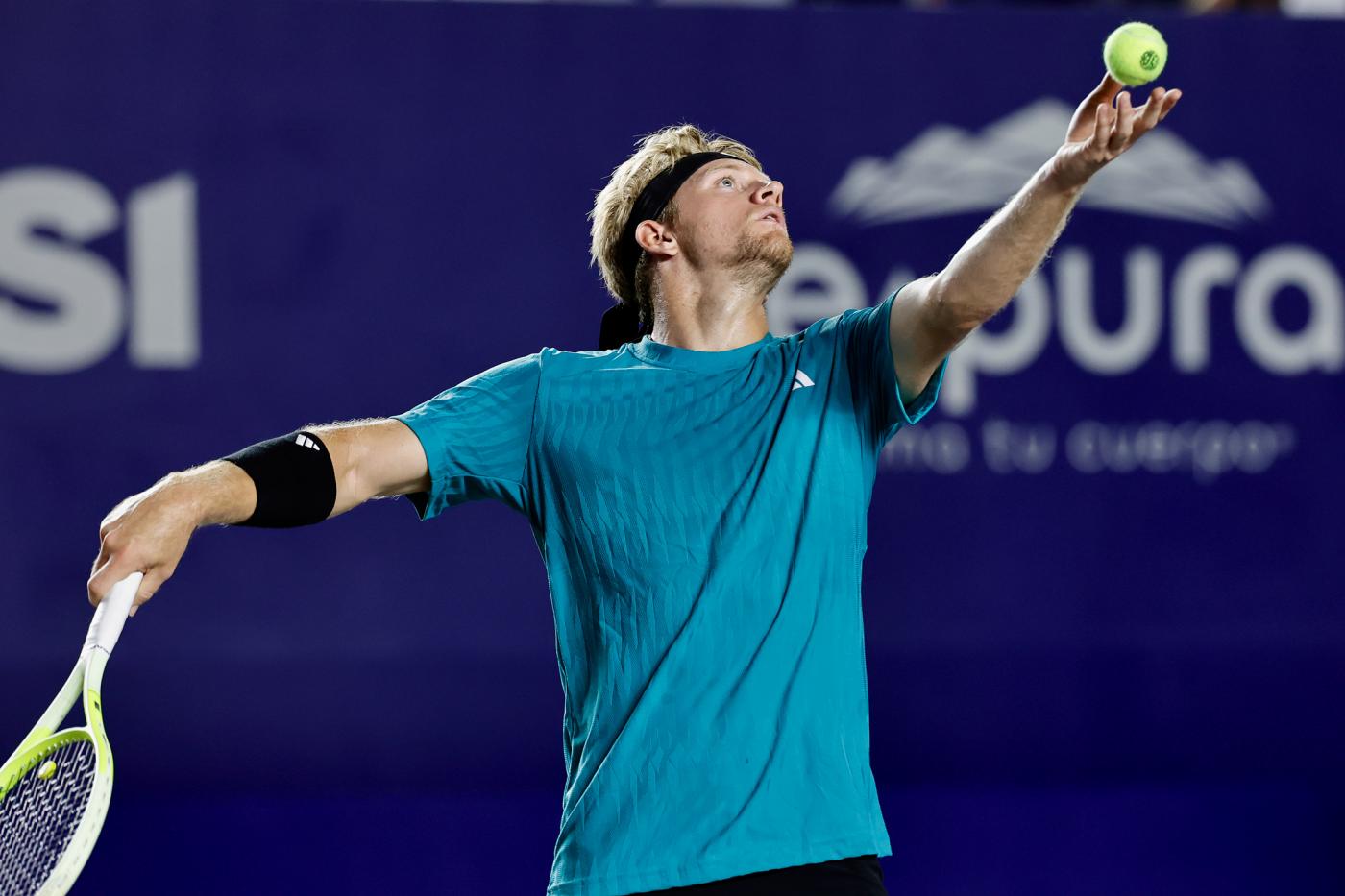 Davidovich se impone a Munar y avanza a octavos en el DC Open 
