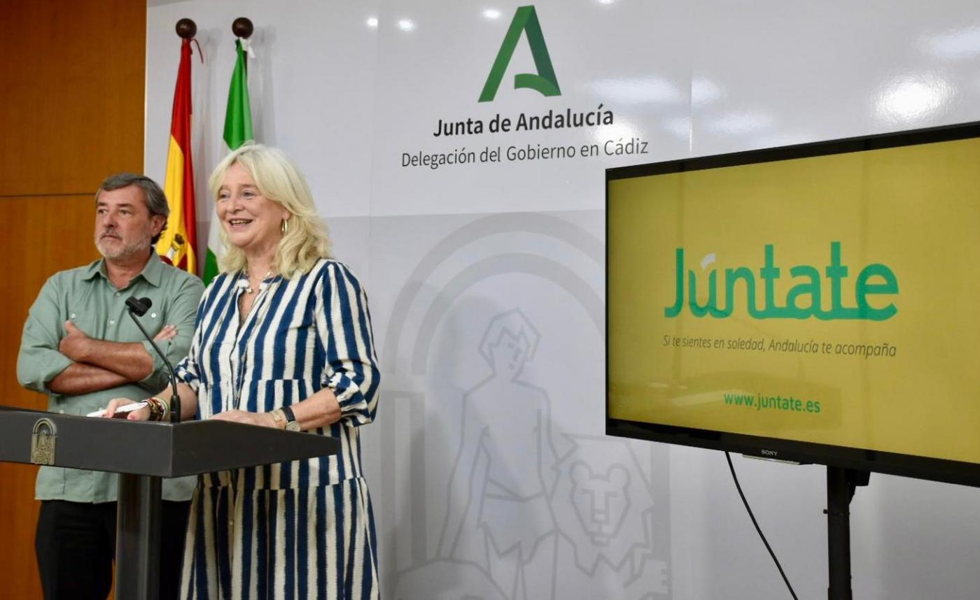 La Junta presenta el teléfono contra la soledad no deseada en personas mayores 