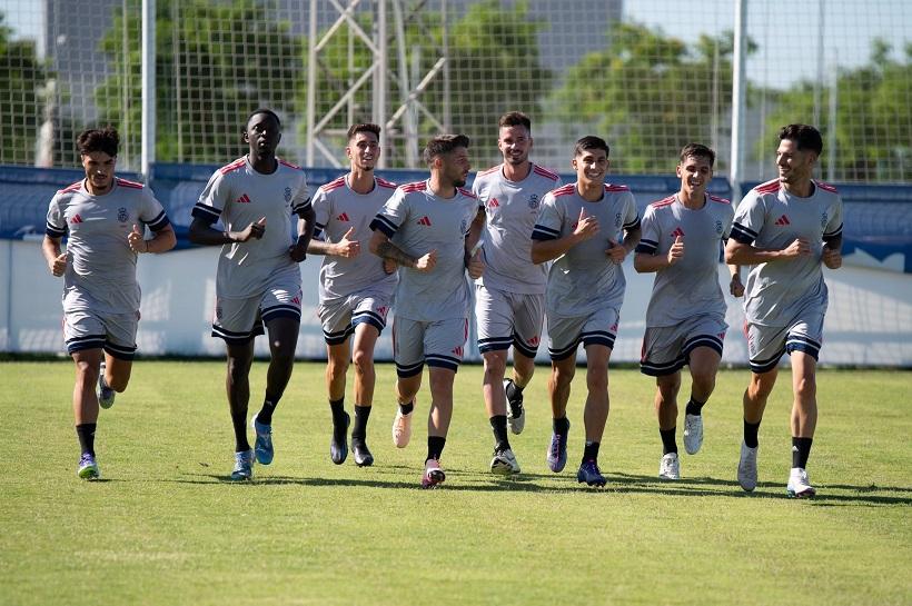 Futbolistas del Recre realizando carrera continua en un entrenamiento. - club