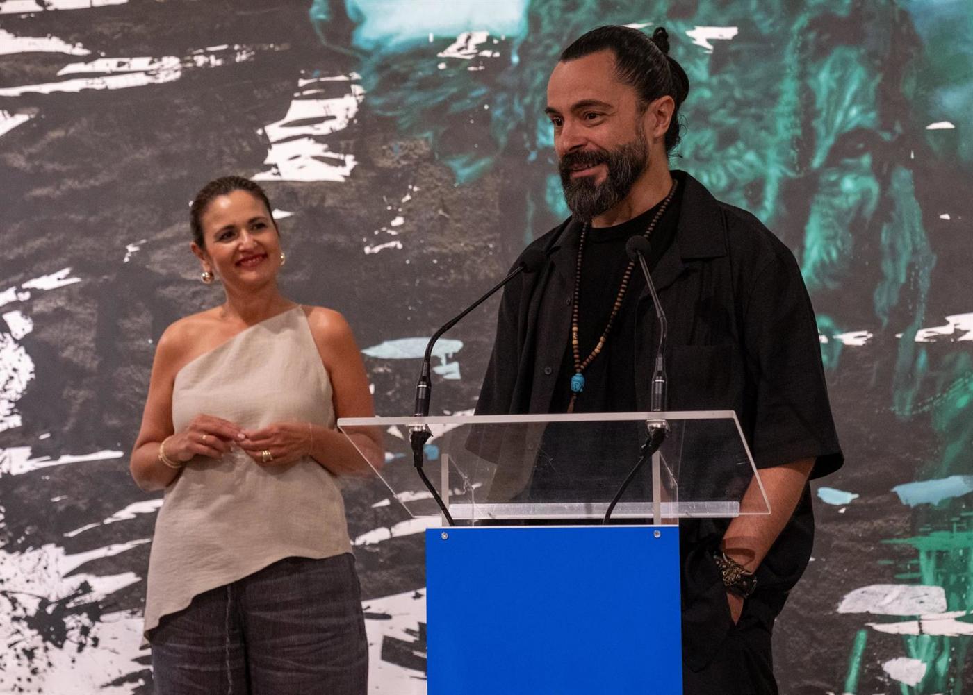 La Diputación acoge el regreso de Fornieles a Huelva con la exposición 'Back to the robots