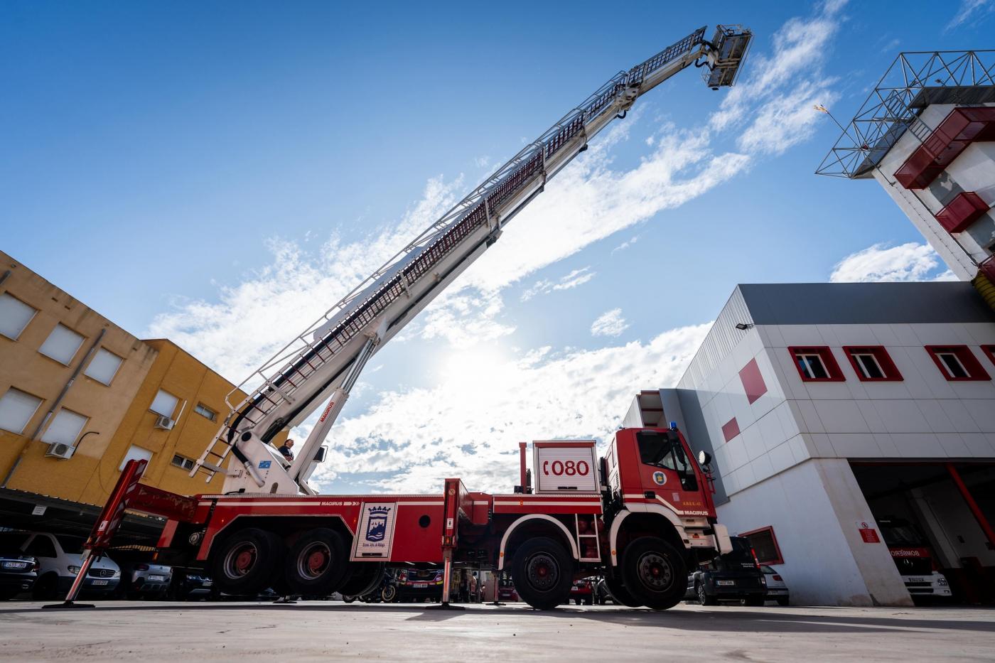 El Parque Central de Bomberos recupera dos vehículos clave tras una reparación 