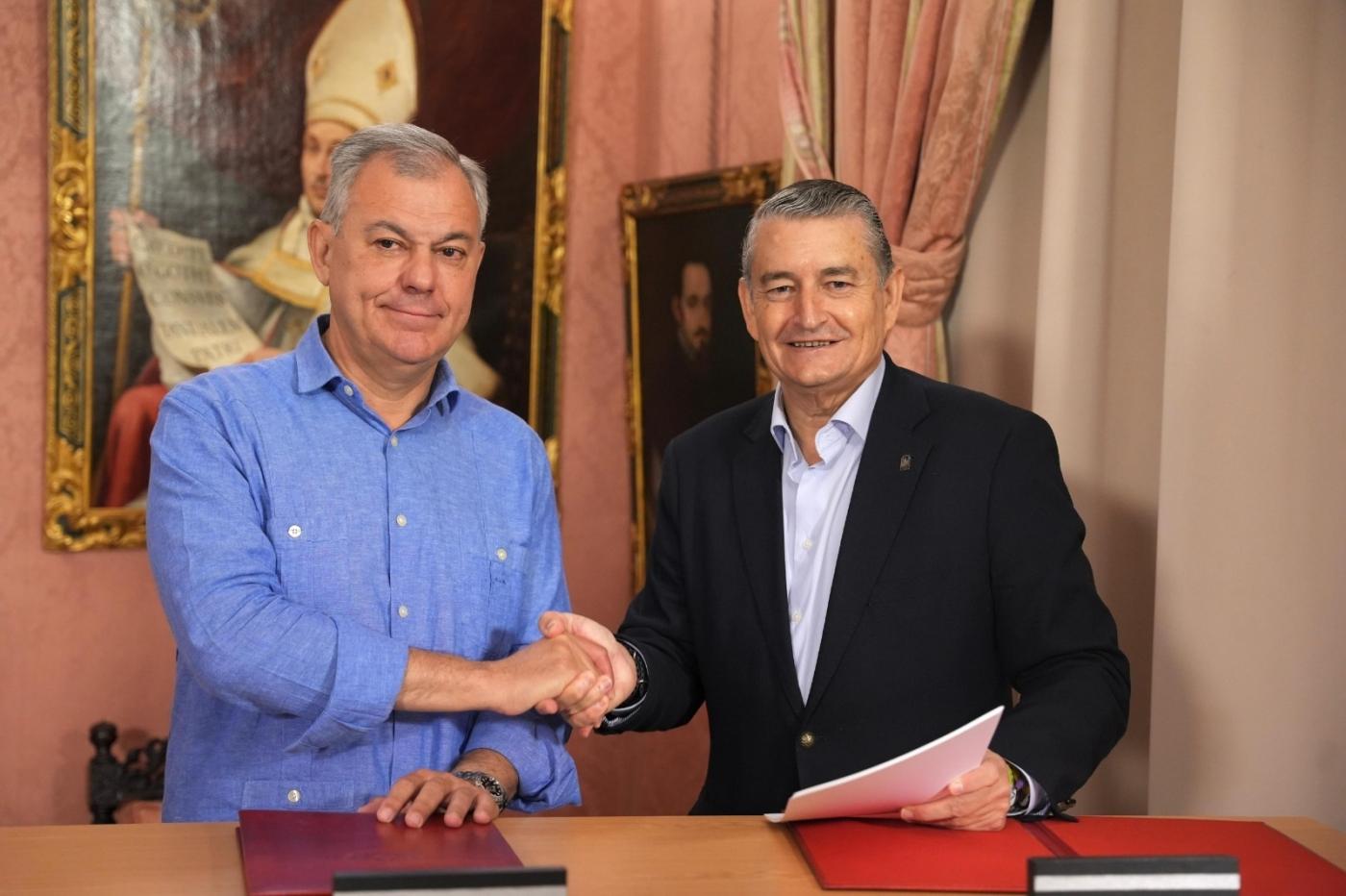 Junta y Ayuntamiento de Sevilla se alían para formar a policías locales 