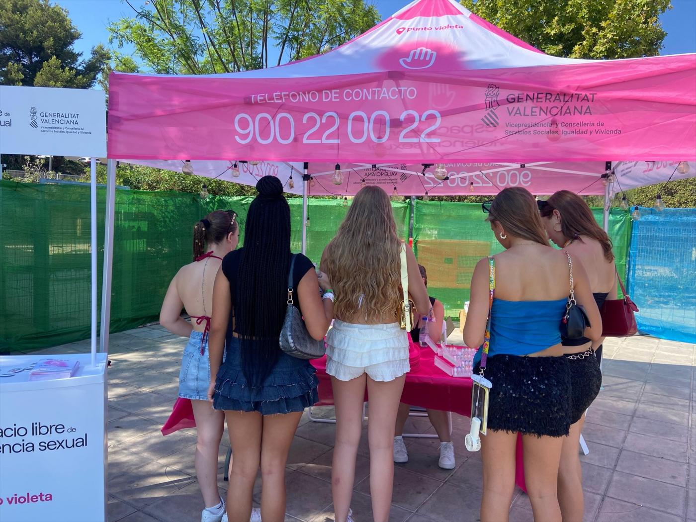 Valencia instala puntos violeta contra agresiones sexuales en festivales y conciertos 