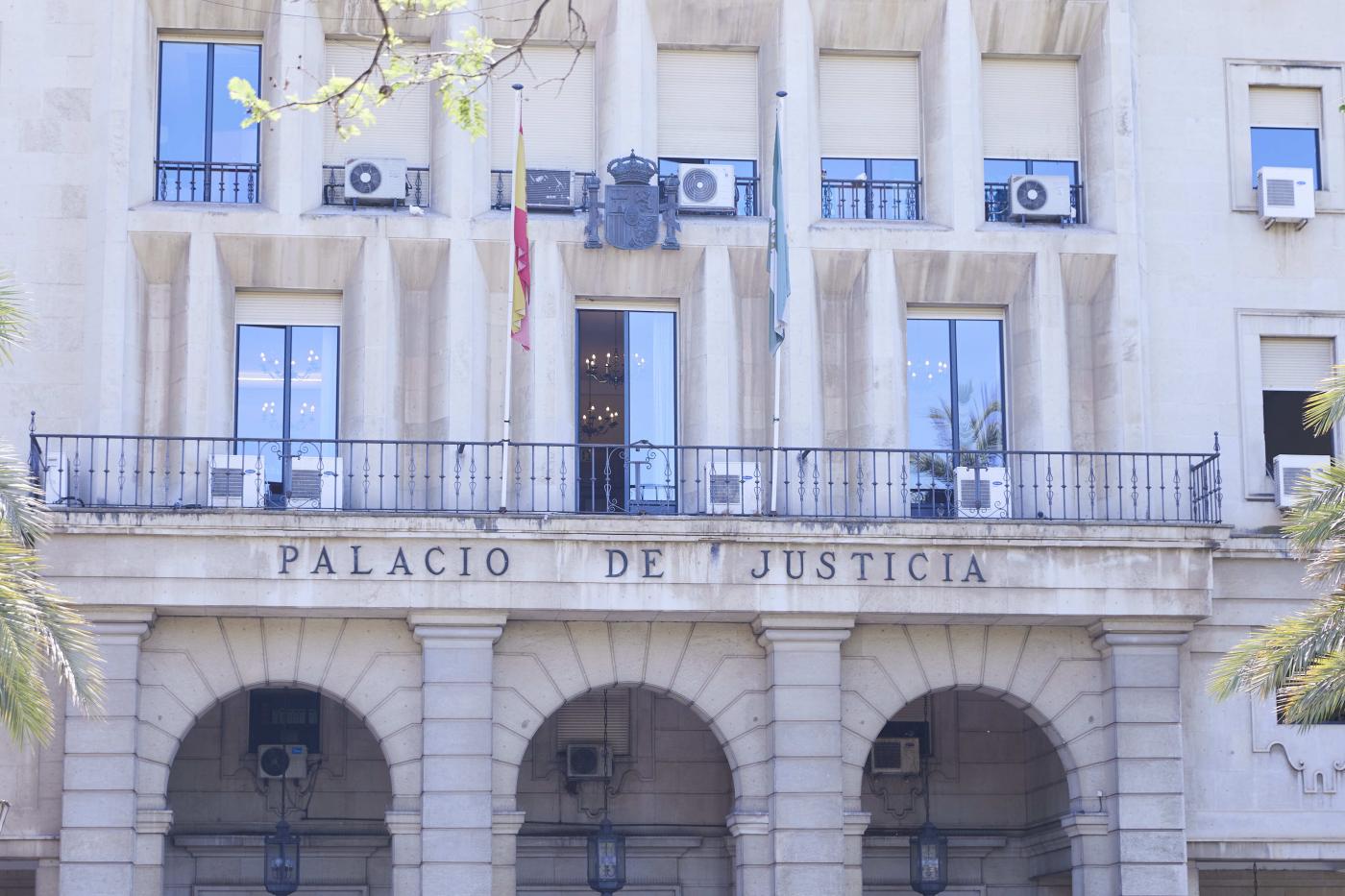 Una madre de Marchena pide reabrir la investigación de la presunta violación a su hija