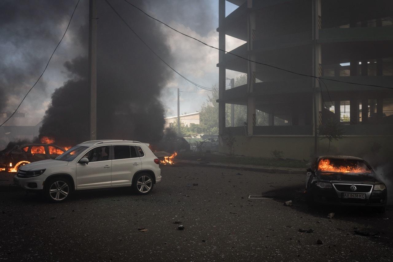 Al menos dos muertos y ocho heridos en distintos ataques rusos sobre Ucrania 