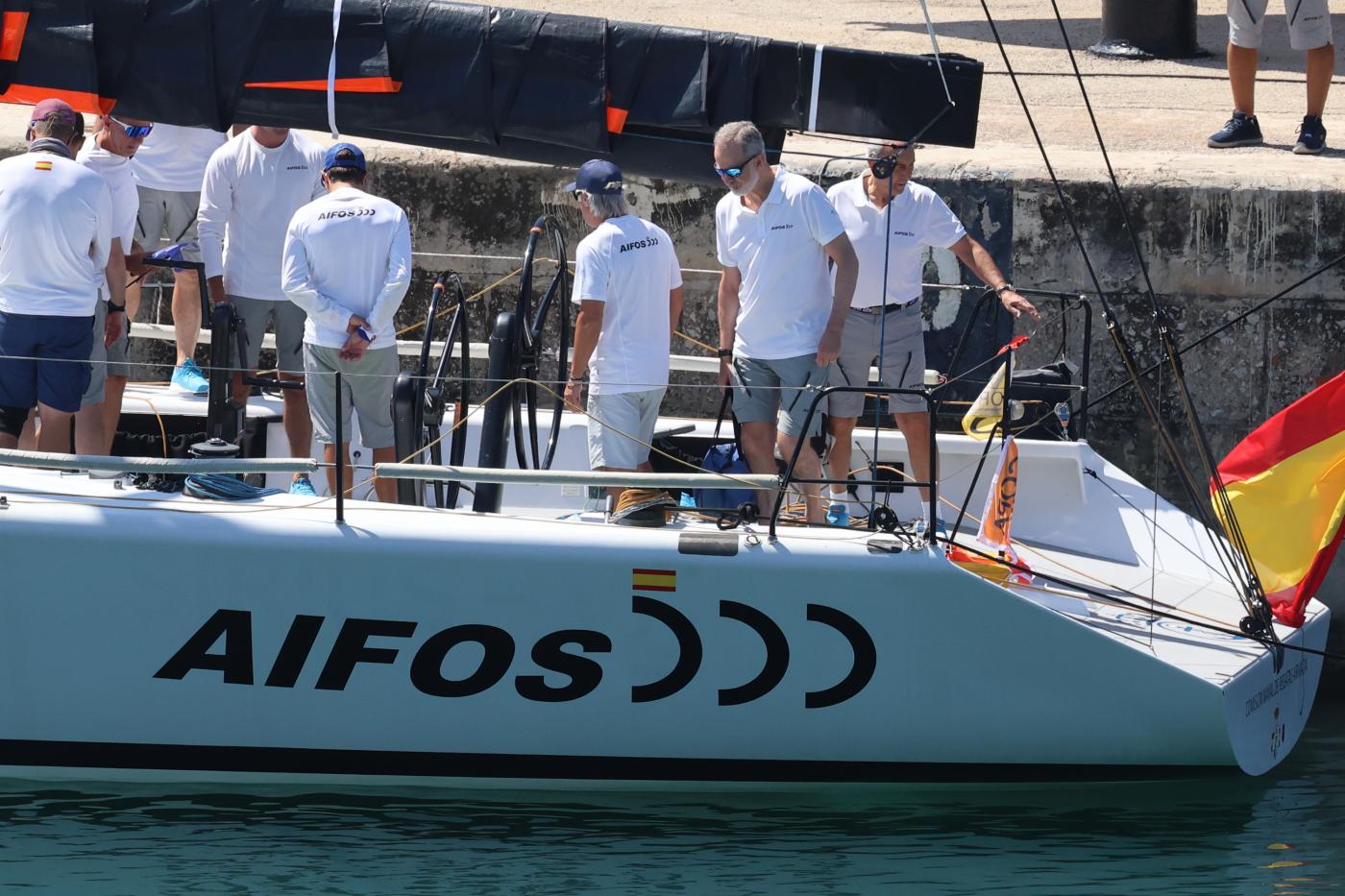 Felipe VI sale a entrenar a bordo del 'Aifos' para la 43 Copa del Rey MAPFRE 