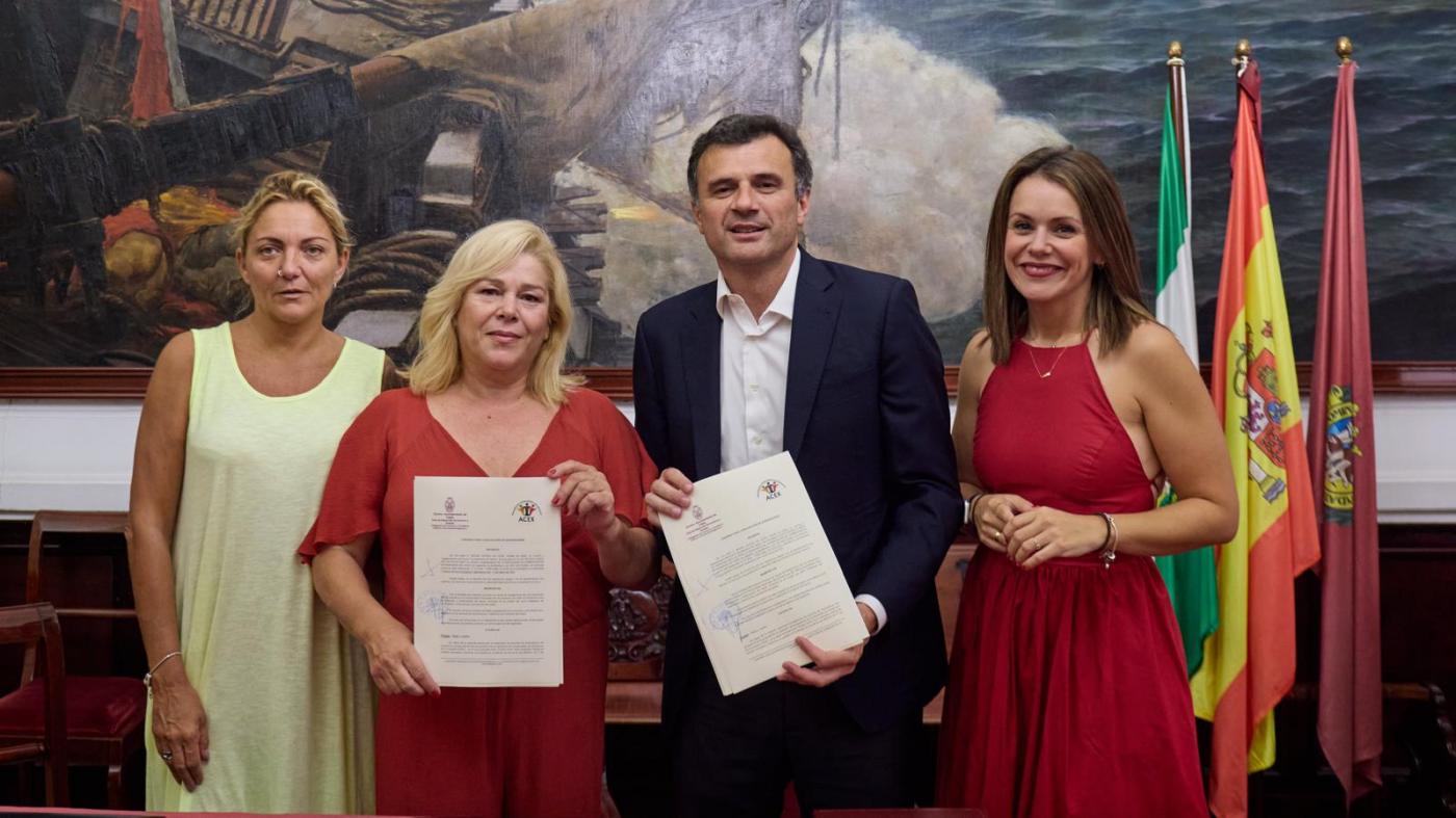 El Ayuntamiento y la Asociación de Comerciantes de Extramuros renuevan su colaboración
