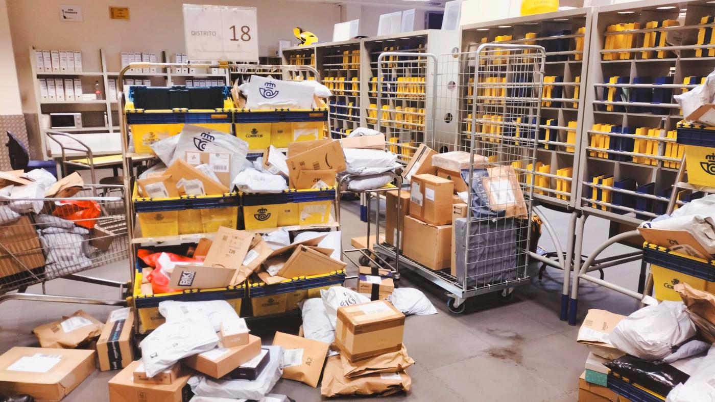 Envíos acumulados en las oficinas. - CSIF