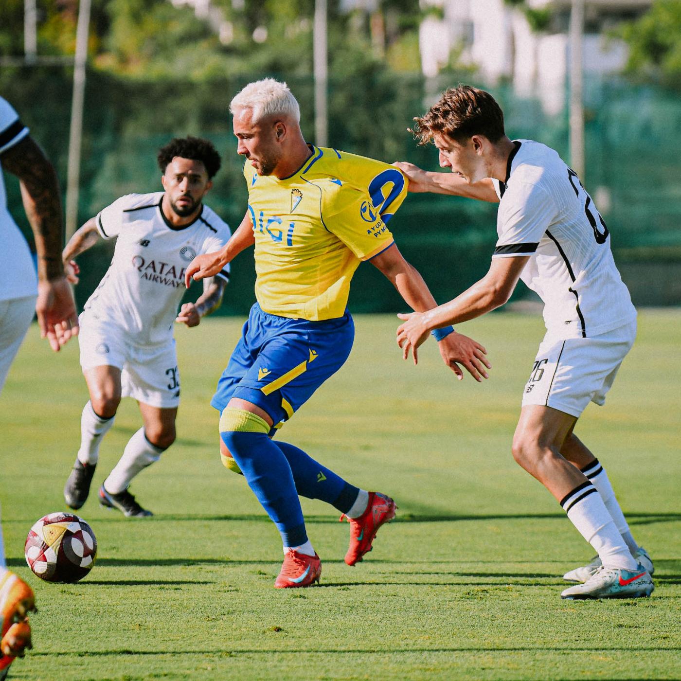 El Cádiz vence con soltura al Al Sadd