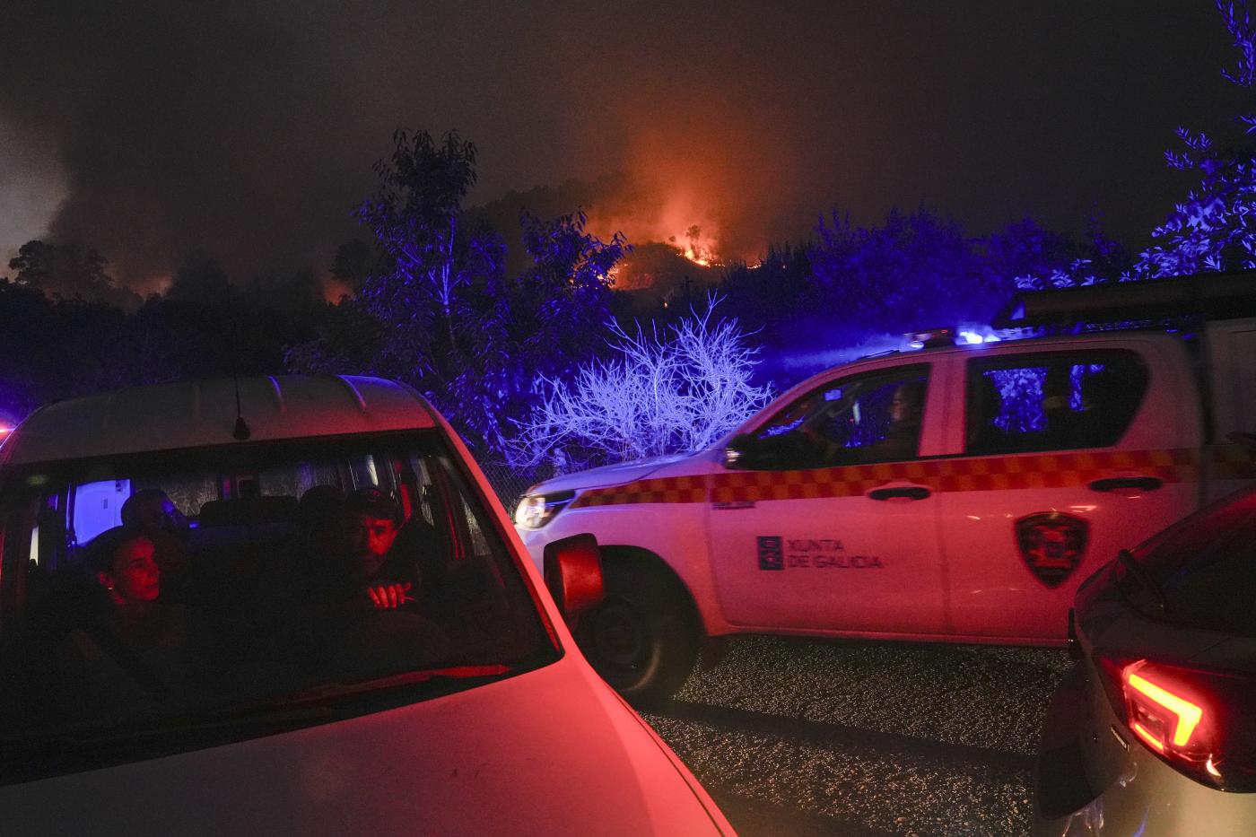 Se levanta el confinamiento de los vecinos afectados por el incendio de A Cañiza
