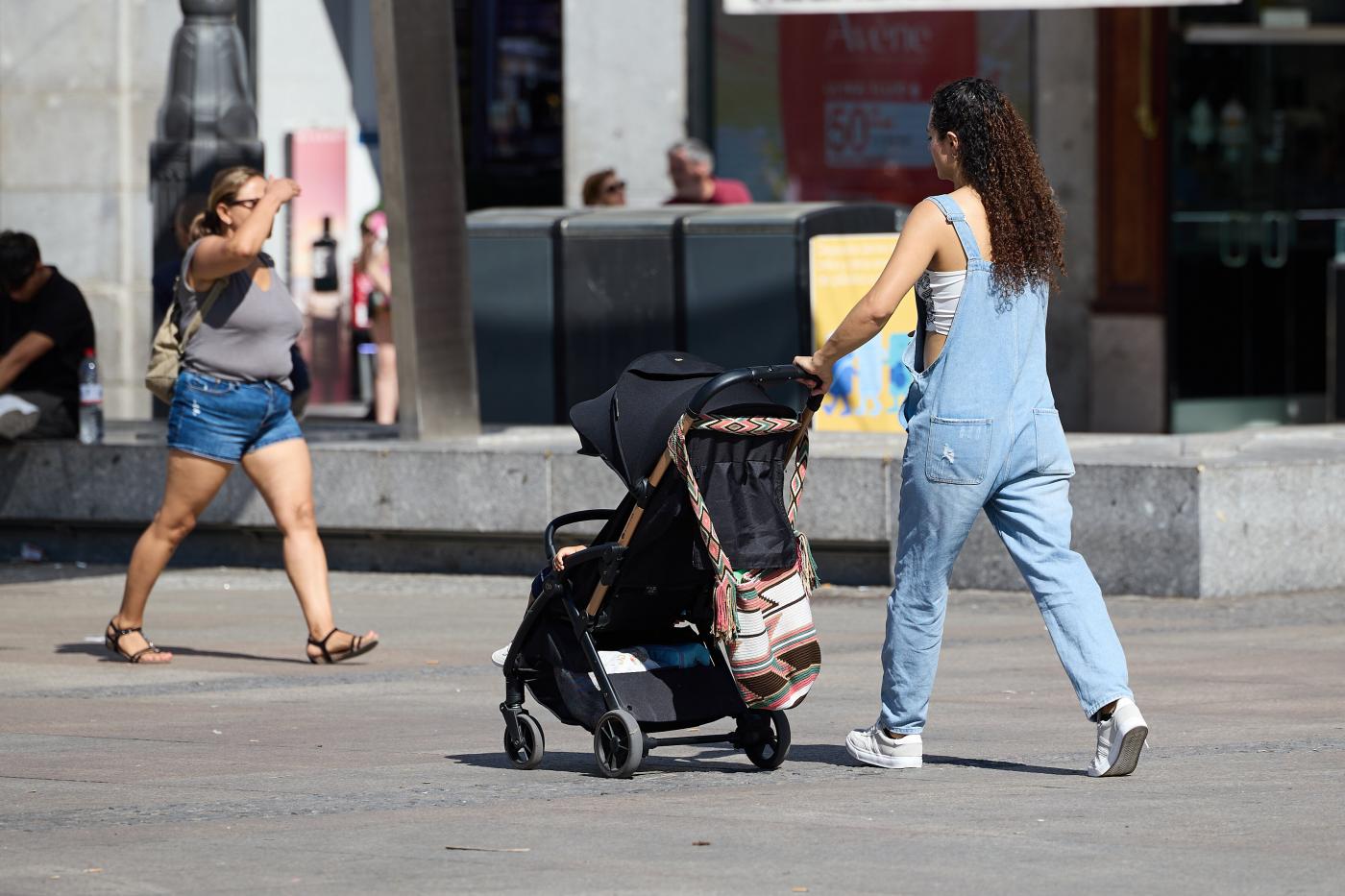 Los nuevos permisos por nacimiento y cuidado de hijo entran en vigor este jueves