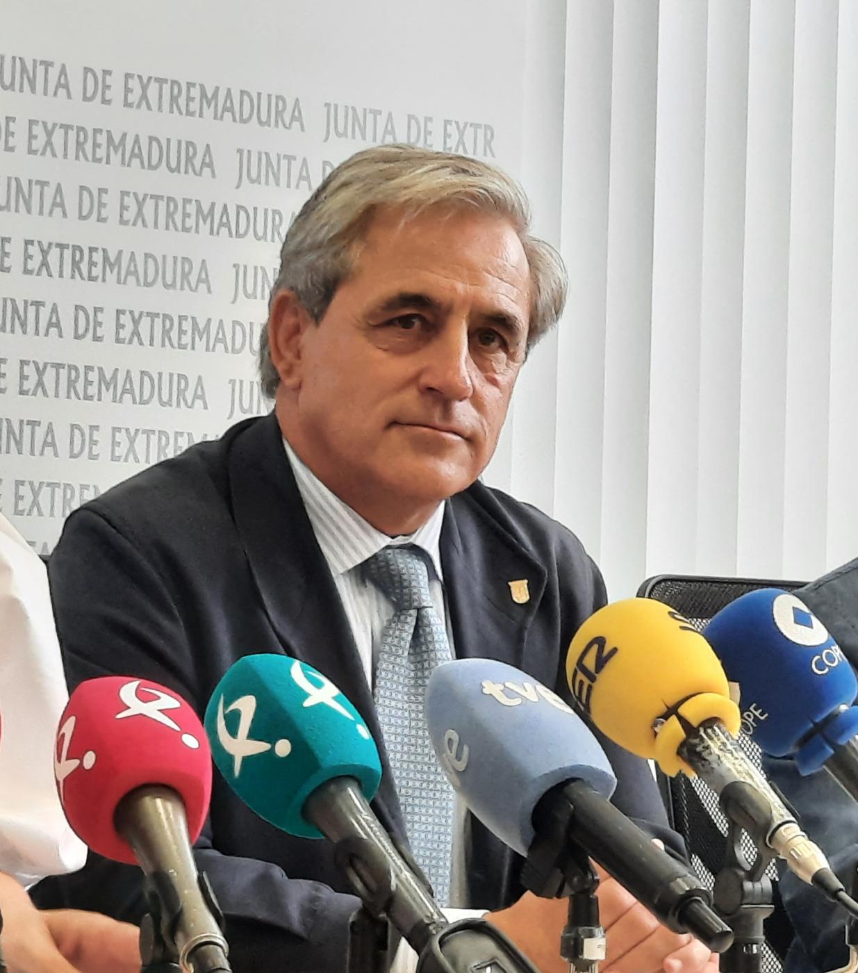Dimite el consejero de Gestión Forestal de Extremadura tras las dudas en su currículum
