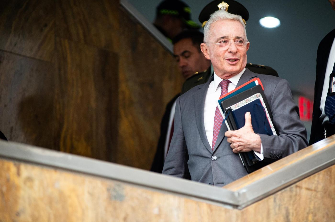 Condenado a doce años de prisión domiciliaria el expresidente colombiano Álvaro Uribe