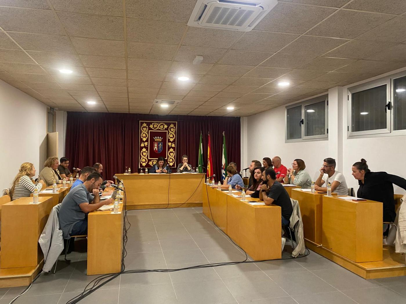 IU exige disculpas a Siempre Conil por insultar a su portavoz durante el pleno  
