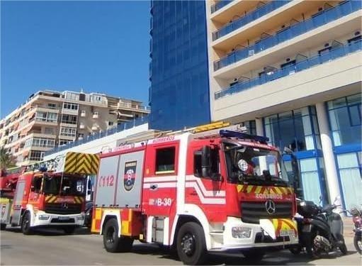 Desalojado en prevención un hotel de Fuengirola por un incendio sin heridos