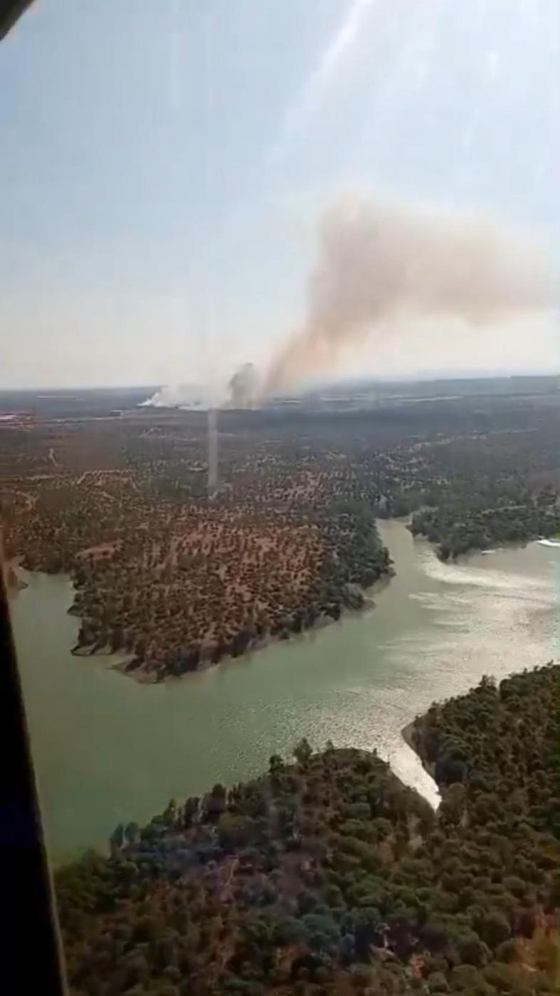 Estabilizado el incendio en el paraje de la Dehesa del Piorno en Lepe
