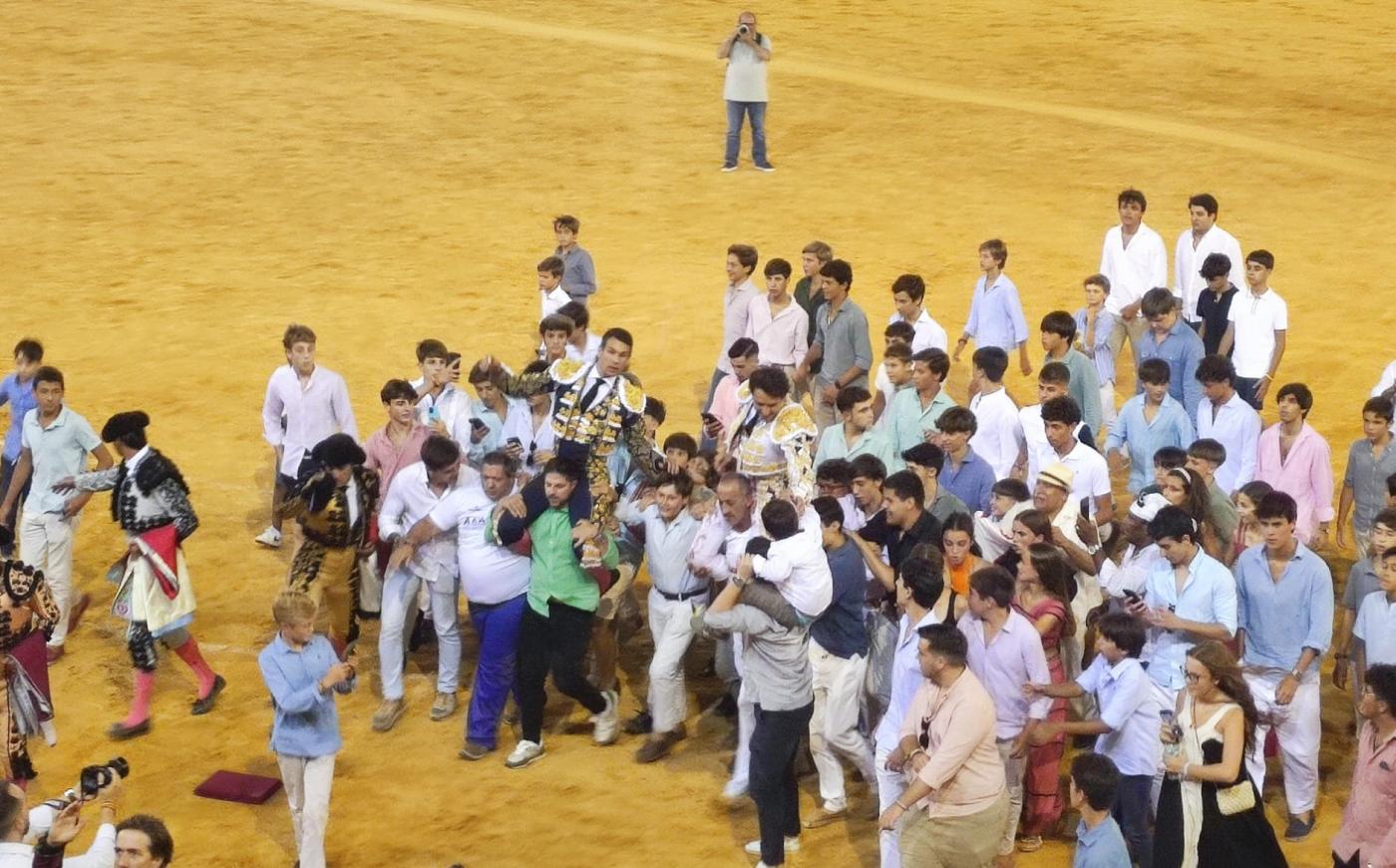 Manzanares ha puesto la espada, Roca el valor y Aguado la torería 