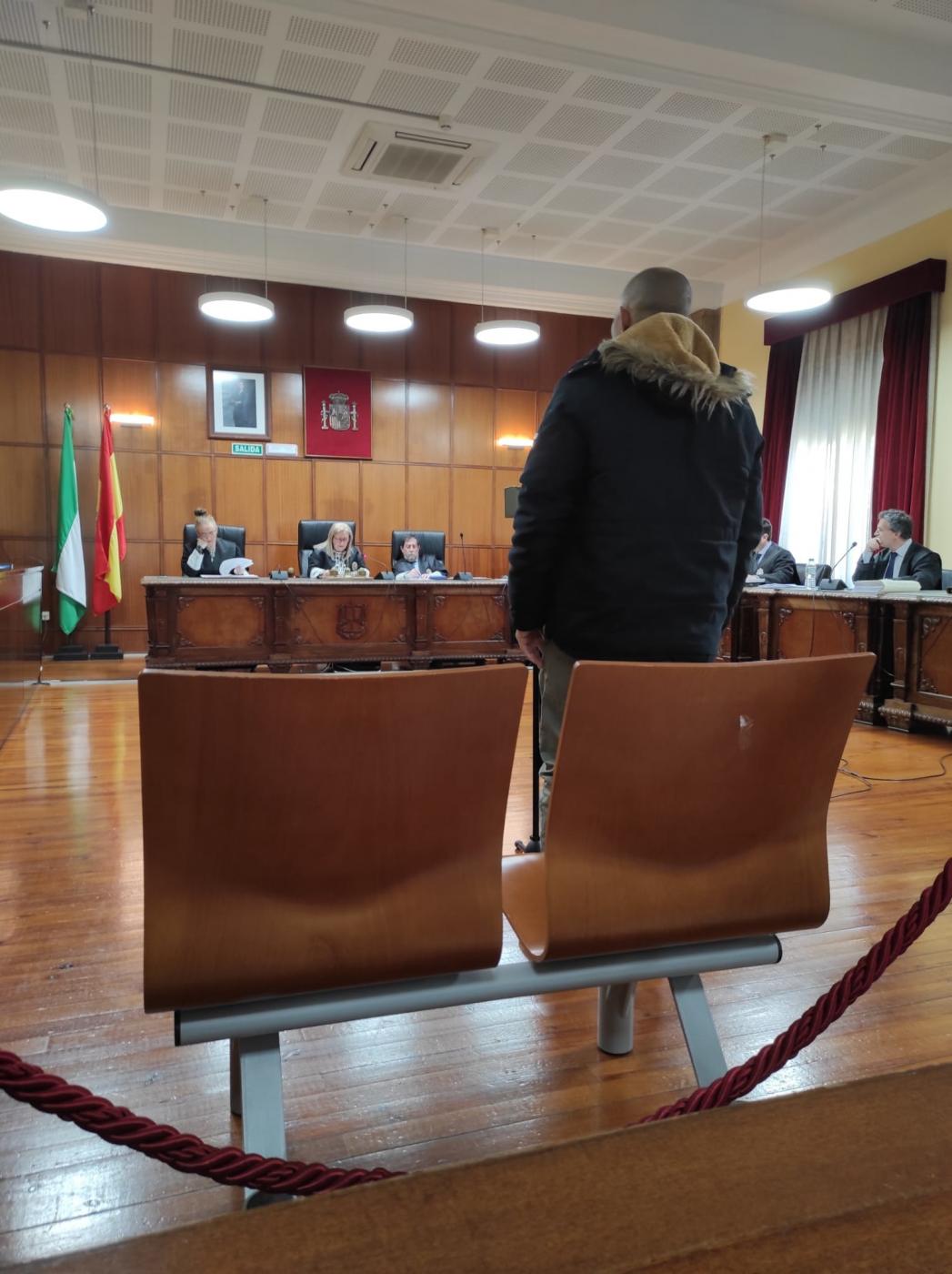 Condenado a doce años y medio de cárcel por violar al hijo pequeño de su patrón