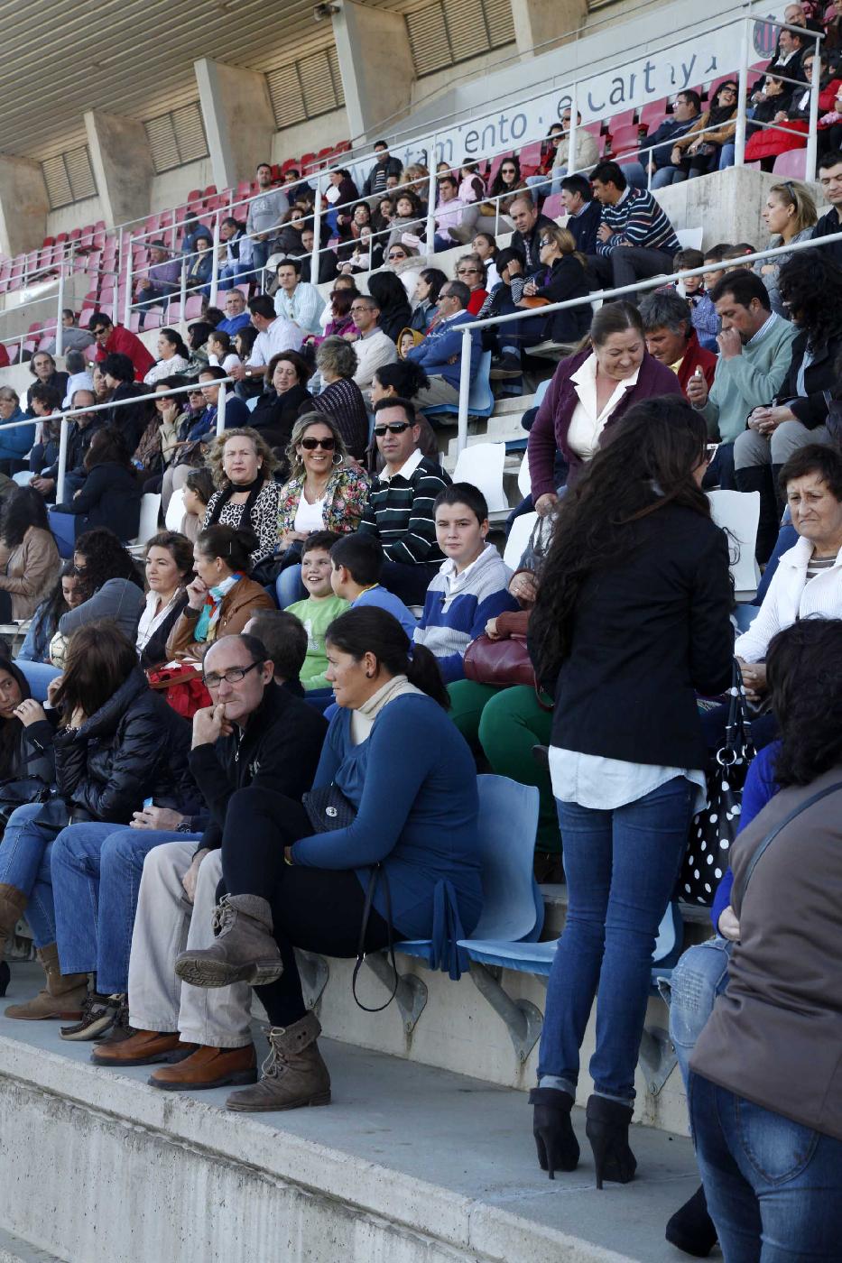 Las gradas del municipal cartayero vivieron una jornada festiva Jordi Landero