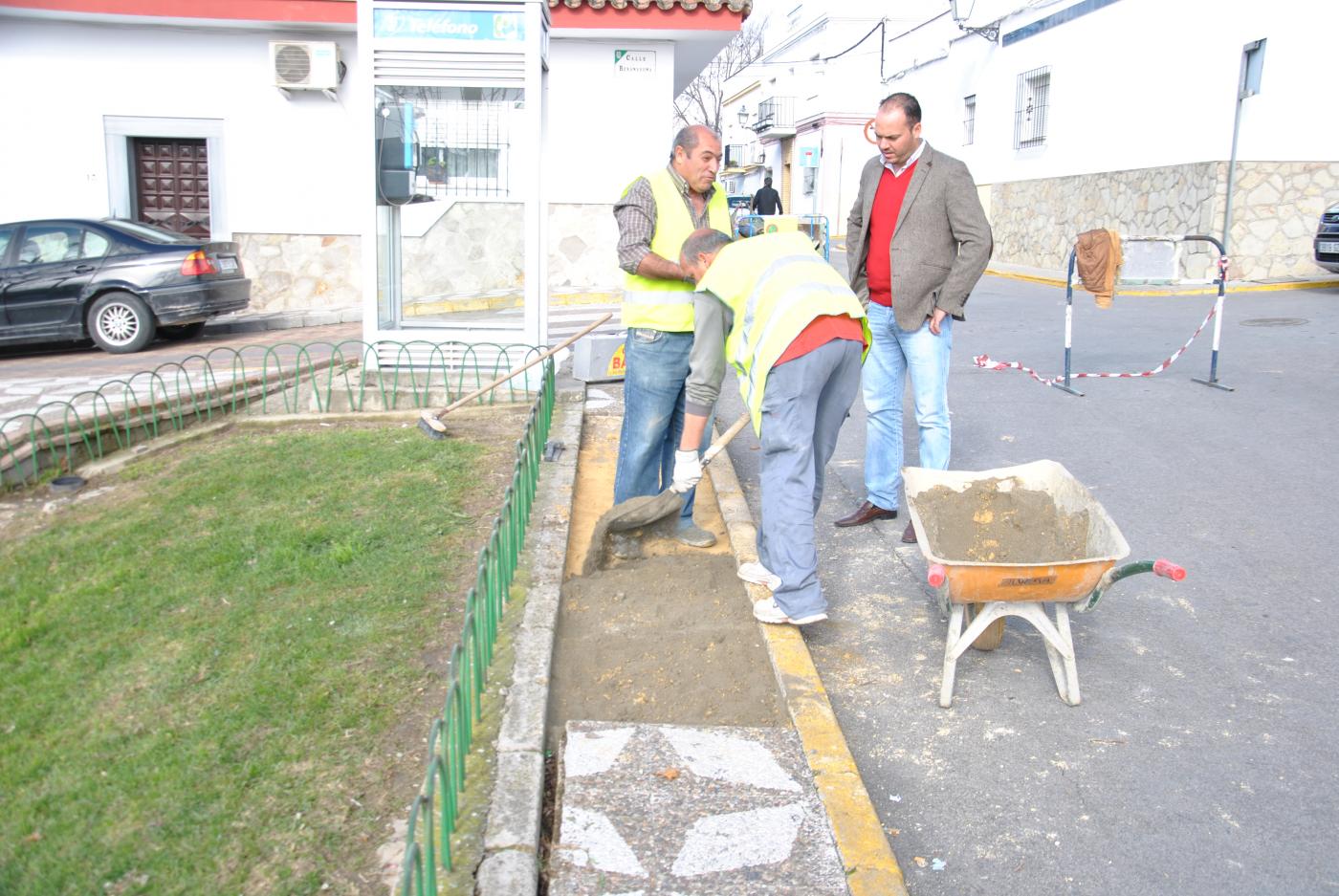 En la plaza Sierra de Cádiz. Información