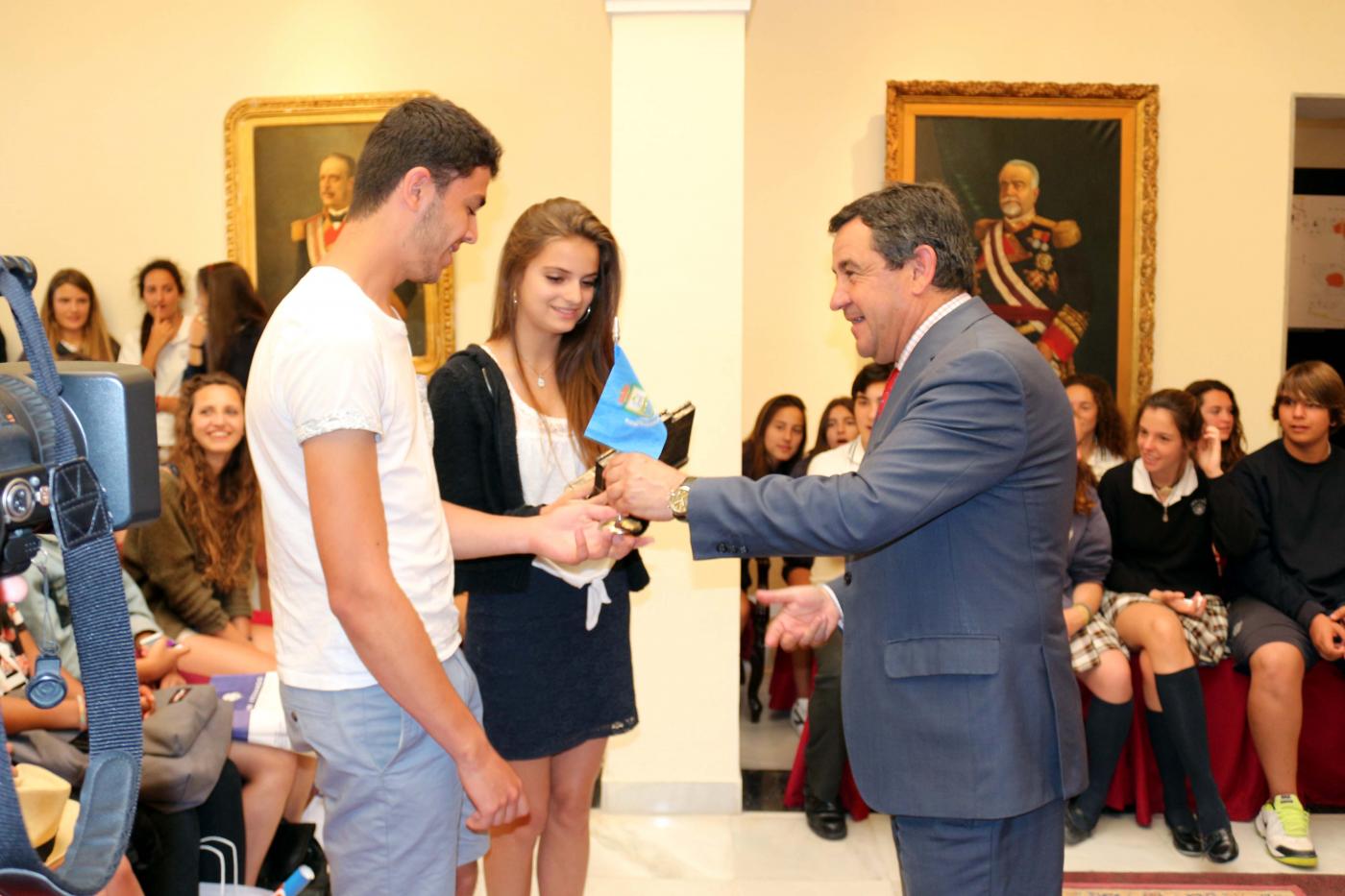 Entrega de obsequios. Información