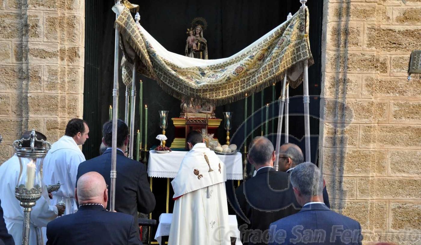Ante el altar de Vera-Cruz. M. Fraile