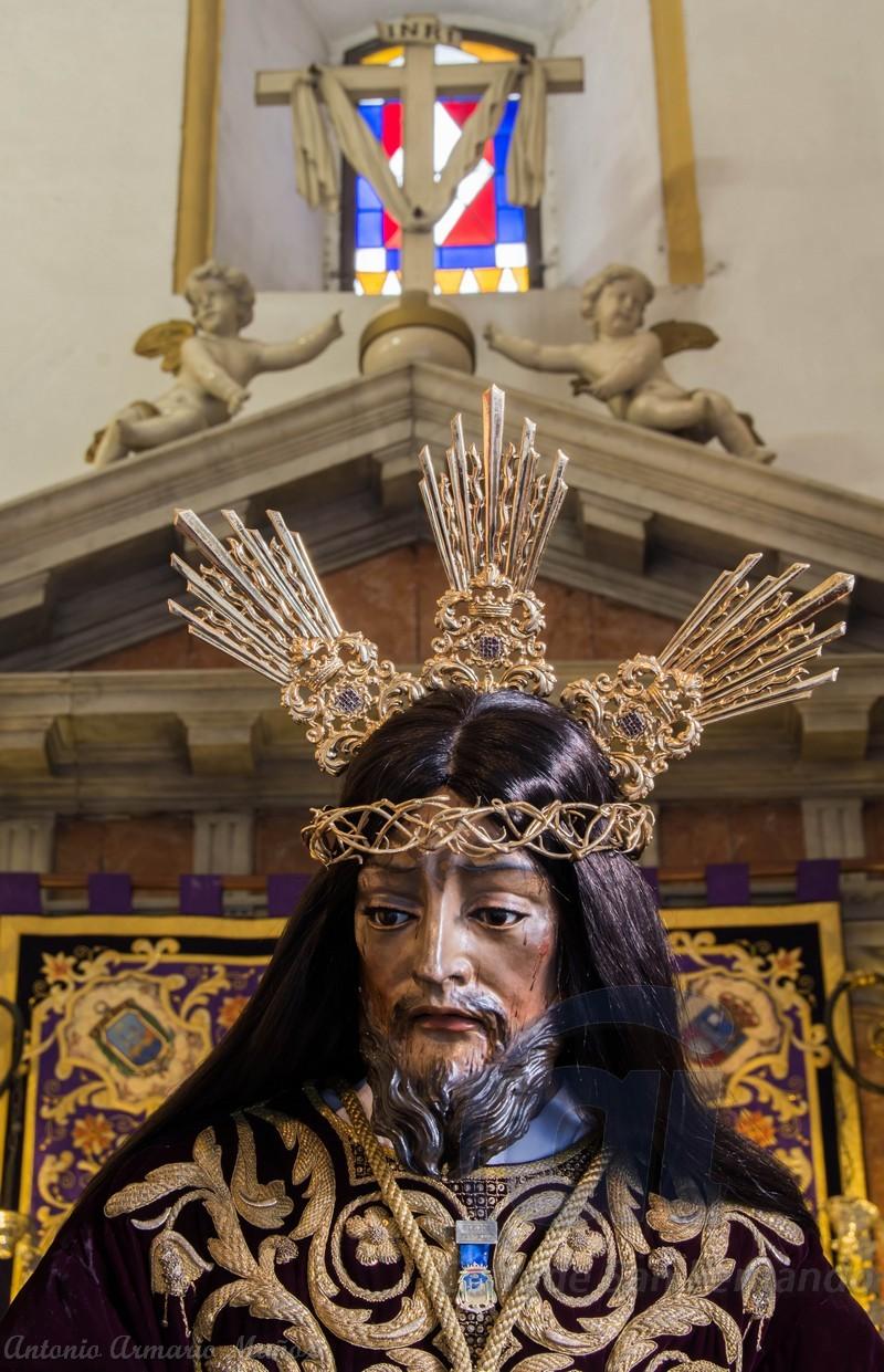 Sin cruz. Antonio Armario.