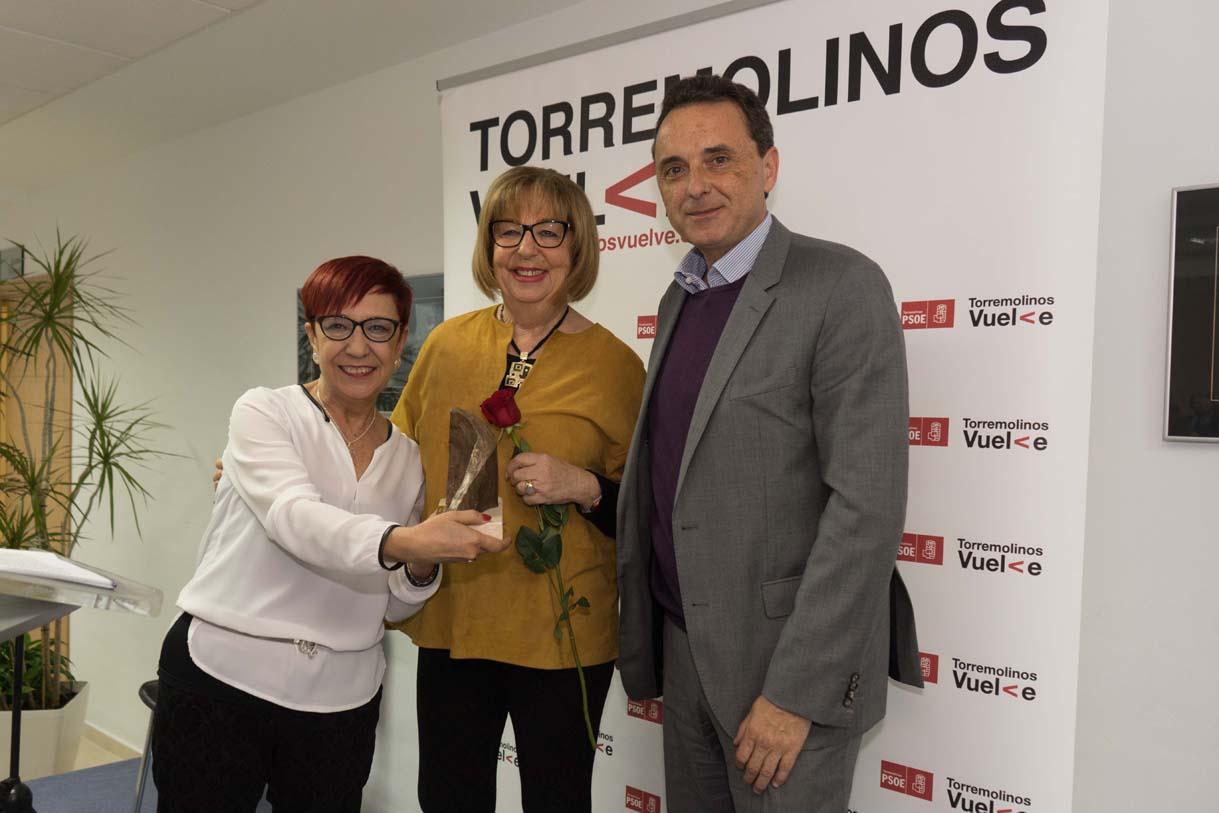 Entrega galardón Cedida
