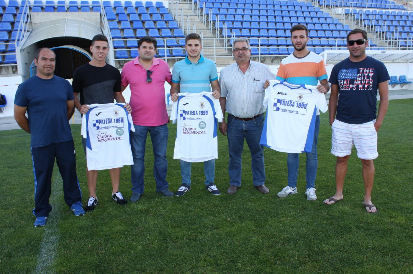 Jugadores y directivos.  M.G.