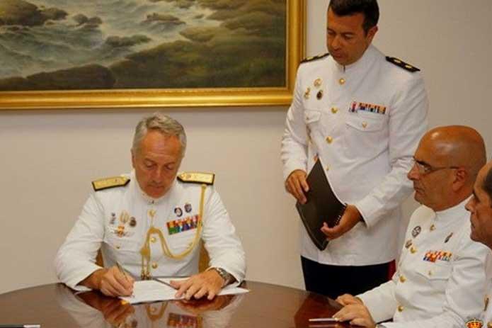 La firma. Armada