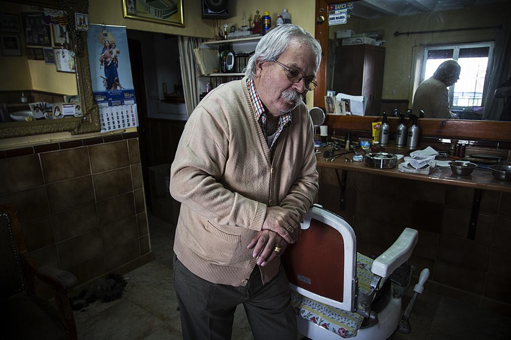 Requena en su barbería Javier Fergo