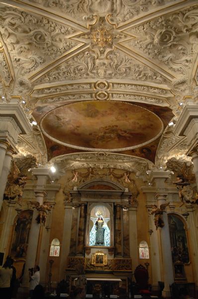 Imagen de la parte superior de la capilla limpia y con su color original. Eloy Coss