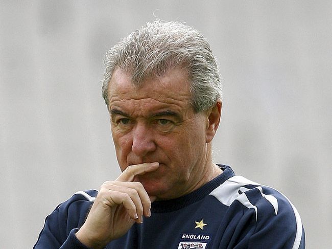 Terry Venables ejerció como seleccionador británico tras su paso por el banquillo del Barça - 
