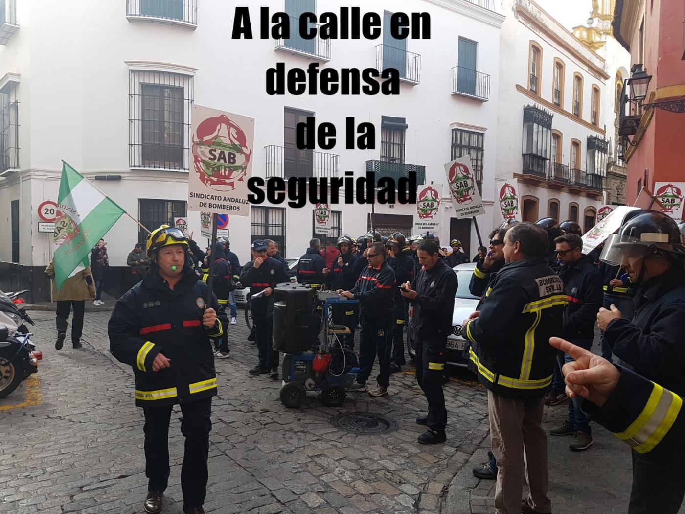 Concentración de los bomberos SAB