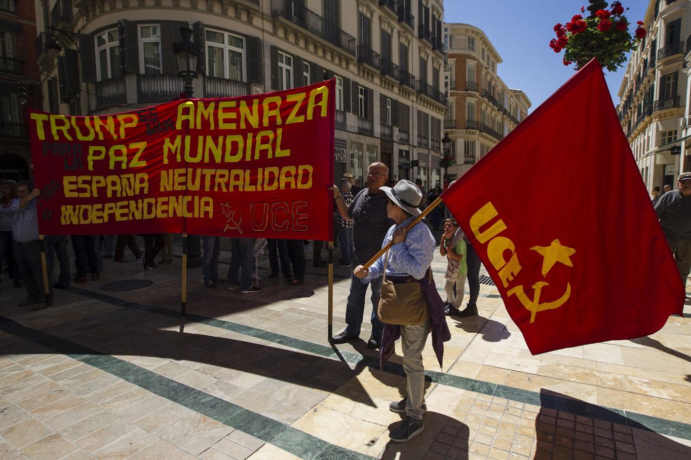 Pancartas contra Donald Trump  EFE/Jorge Zapata