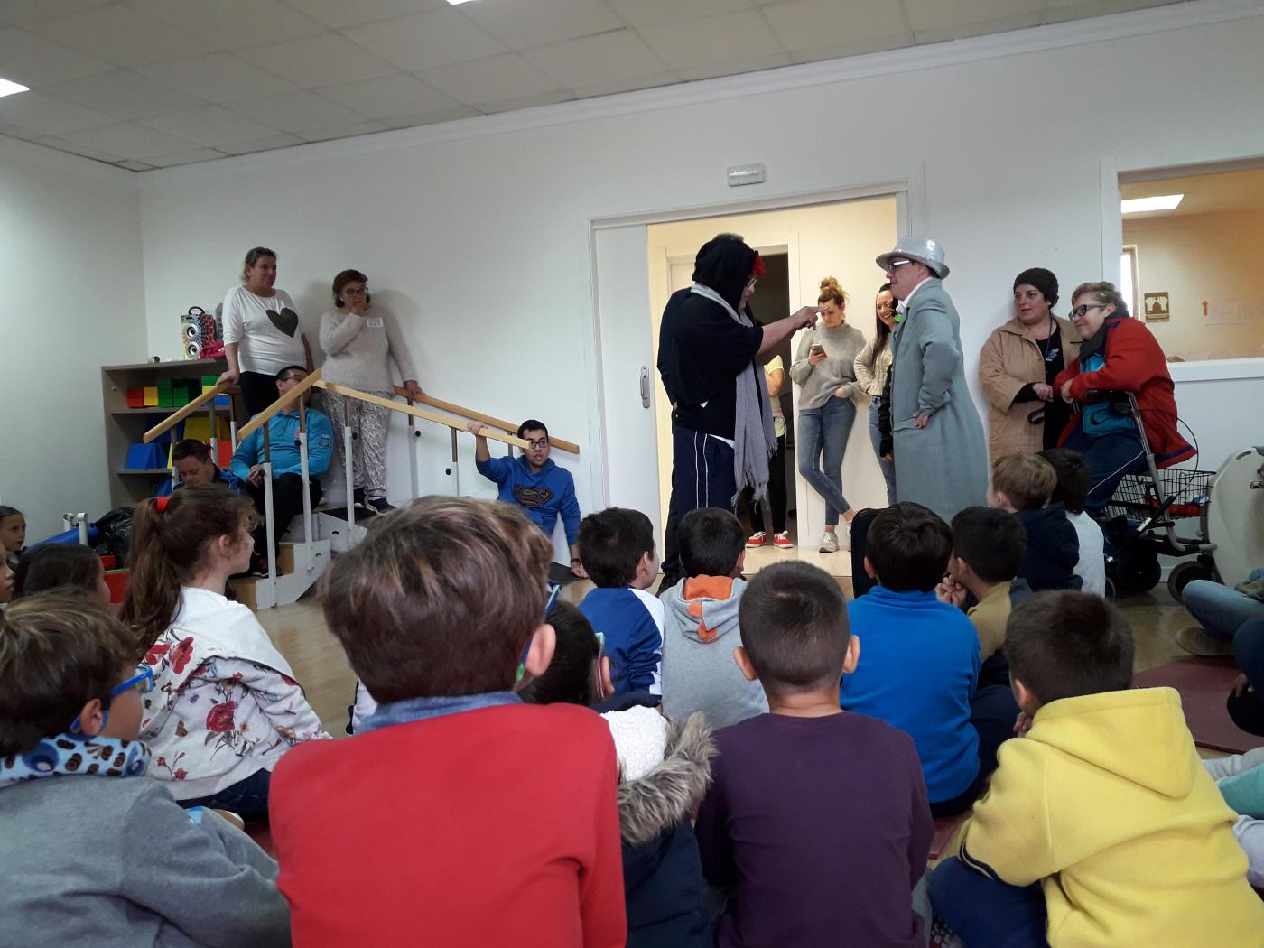 Encuentro en el centro Juan Candil.  Abilio Durán.