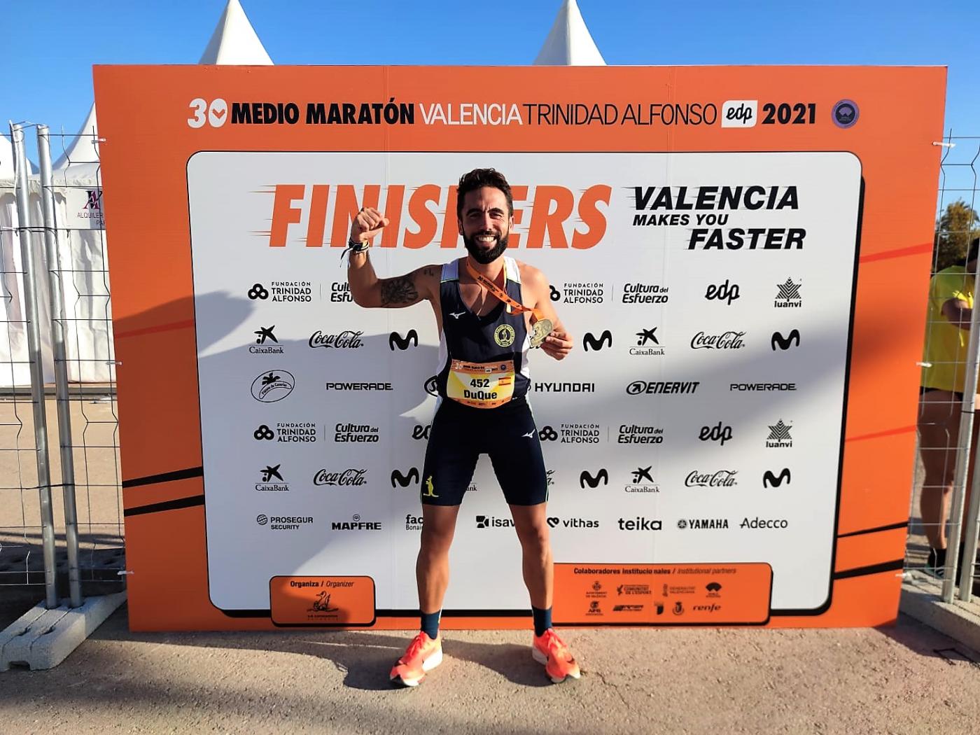 Juande Ramírez explotó en el medio maratón de Valencia bajando de 1h14' tras haber corrido también en Sevilla. CEDIDA.