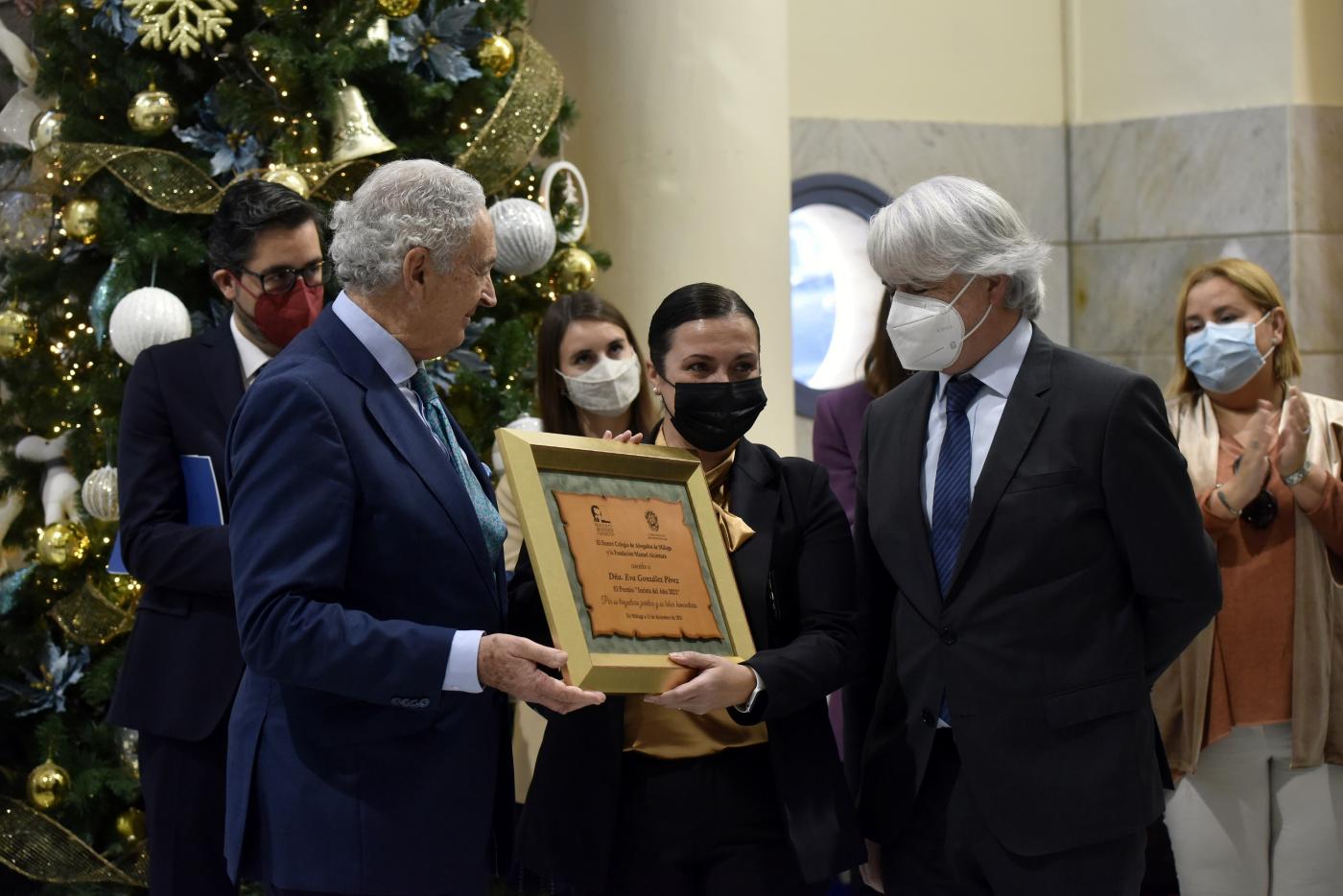 Entrega del reconocimiento. Colegio de abogados